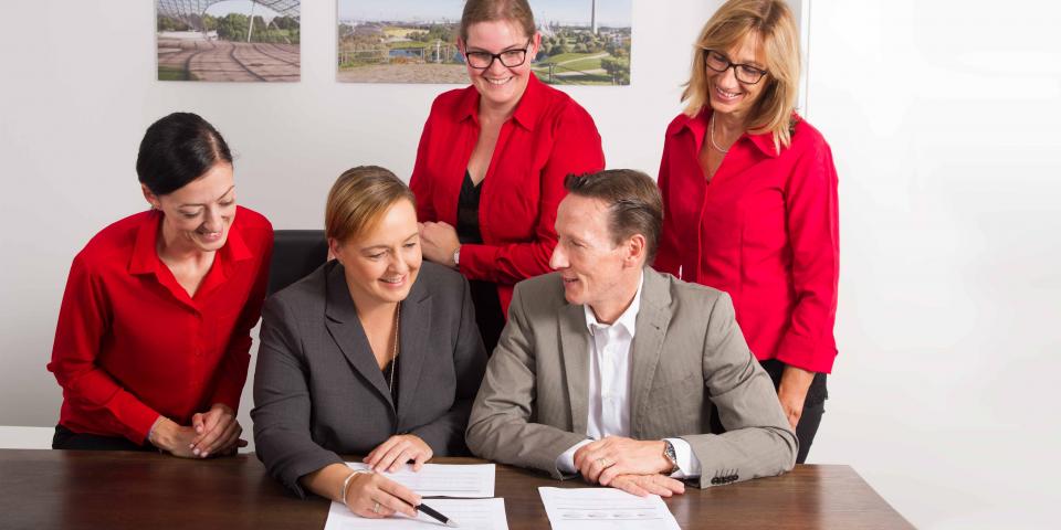 Dr. Neumann und Dr. Zschau mit ihren Diabetesberaterinnen